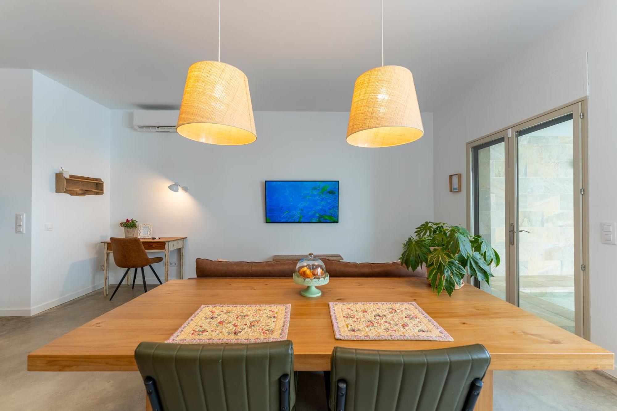 Loft Con Piscina Climatizada De Agua Salada Y Parking En El Centro De Figueres Apartment Figueres  Exterior foto