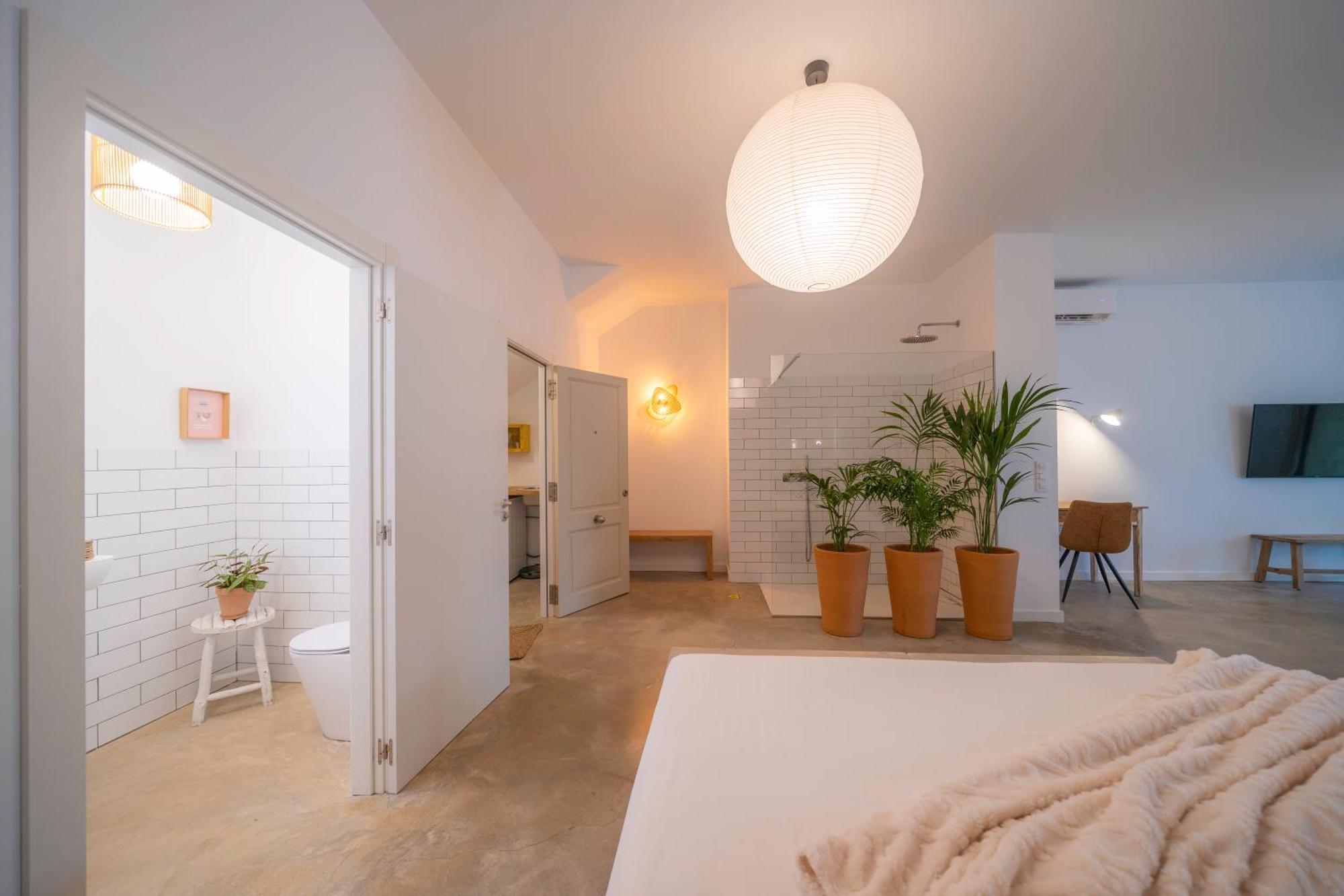 Loft Con Piscina Climatizada De Agua Salada Y Parking En El Centro De Figueres Apartment Figueres  Cameră foto