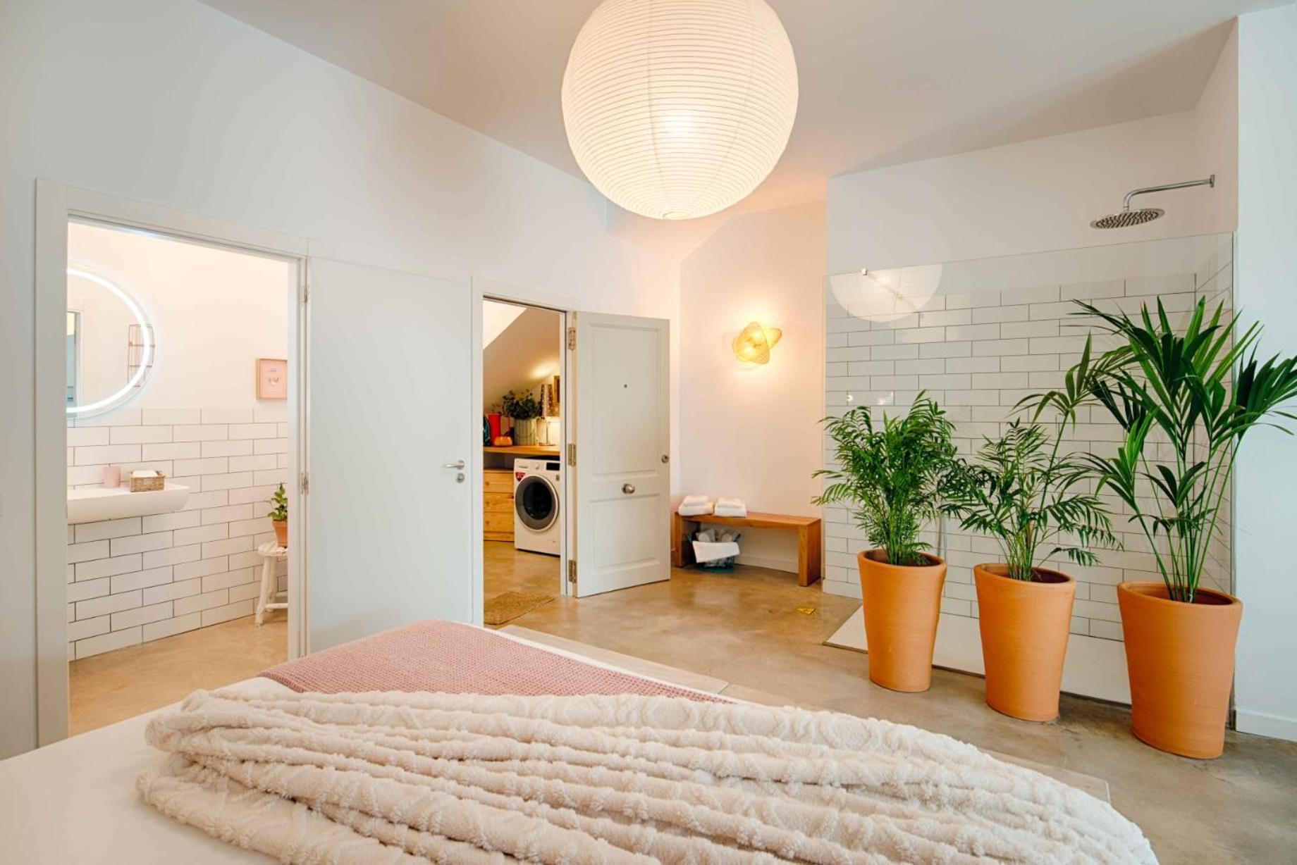 Loft Con Piscina Climatizada De Agua Salada Y Parking En El Centro De Figueres Apartment Figueres  Exterior foto
